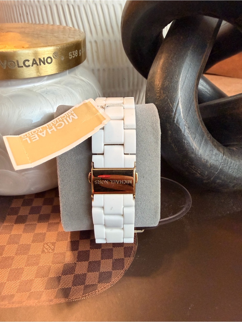 Michael Kors White and Gold Ceramic Watch with Mother of Pearl Dial - Picture 2 of 5